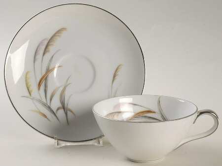 Pampas Flat Cup & Saucer Set