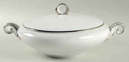 Plateena Round Covered Vegetable