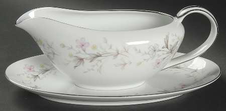 Priscilla Gravy Boat & Underplate/Relish
