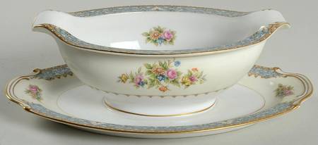 Rhapsody Gravy Boat with Attached Underplate