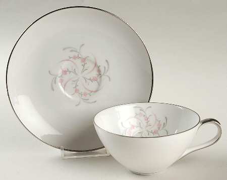 Serenada Flat Cup & Saucer Set