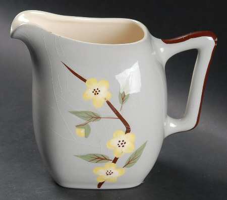 Blossom Gray 16 Oz Pitcher