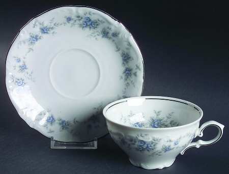 Renaissance II Flat Cup & Saucer Set