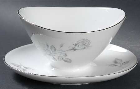 Snow Rose Gravy Boat with Attached Underplate