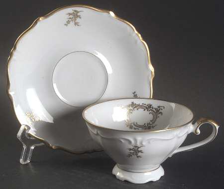 WIG123 Footed Cup & Saucer Set