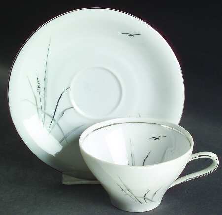 WIG13 Flat Cup & Saucer Set