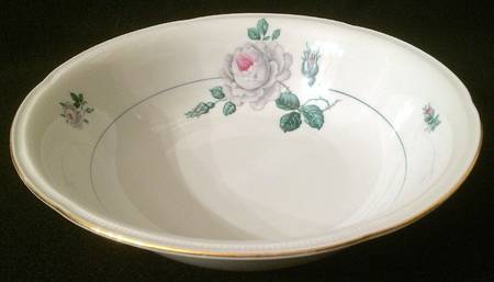 WIG153 9" Round Vegetable Bowl