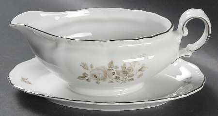 WIG154 Gravy Boat with Attached Underplate