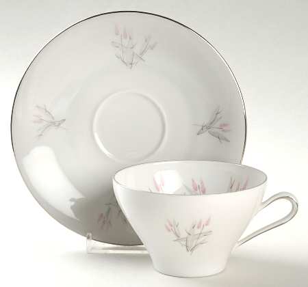 WIG3 Flat Cup & Saucer Set