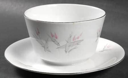 WIG3 Round Gravy Boat/Attached Underplate by Winterling - Bavaria