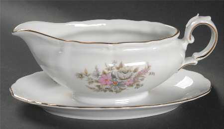 WIG44 Gravy Boat with Attached Underplate