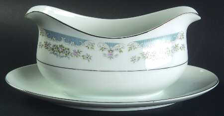 Repertoire Gravy Boat with Attached Underplate