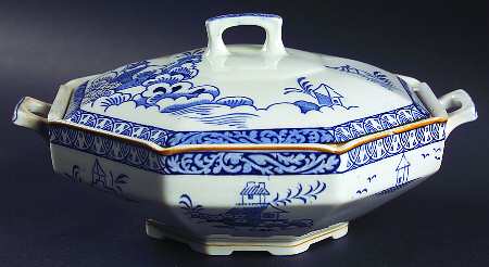 Alva Round Covered Vegetable by Wood & Sons