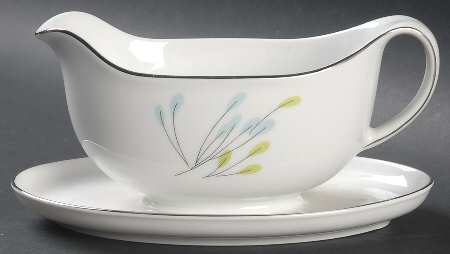 Symphony Gravy Boat with Attached Underplate