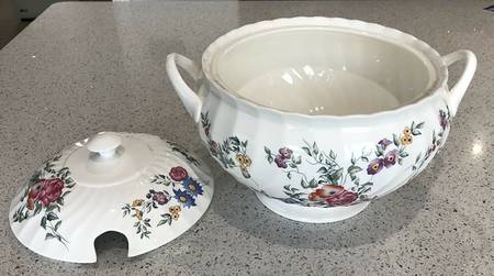 Avebury Tureen &  Lid