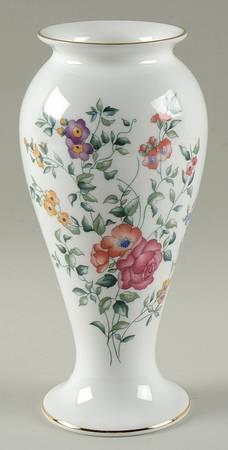 Avebury 8" Vase