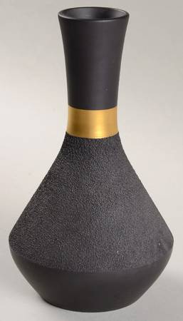 Basalt Black 7" Vase