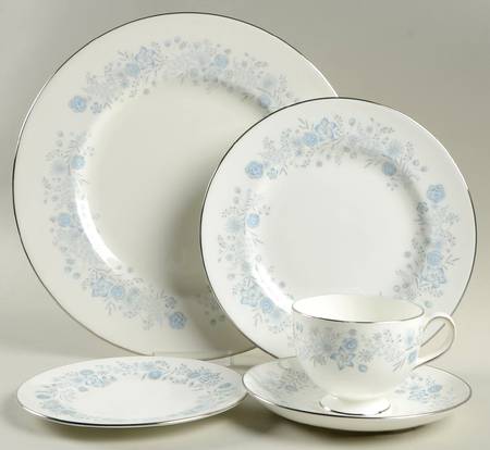 Belle Fleur 40 Piece Estate Set