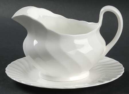 Candlelight Gravy Boat & Underplate