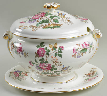 Charnwood (Bone) Tureen & Lid w/Underplate by Wedgwood