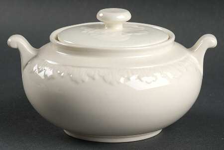 Corinthian Cream Sugar Bowl & Lid