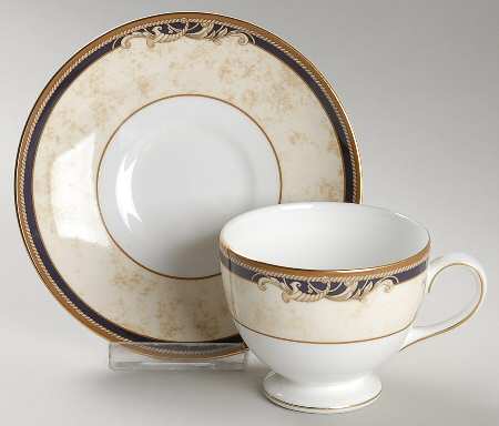 Cornucopia Leigh Shape Footed Cup & Saucer Set