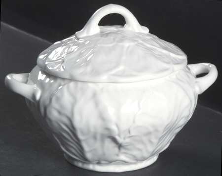 Countryware Round Sauce Boat & Lid