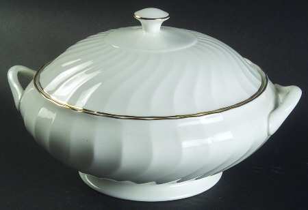 Gold Chelsea Round Covered Vegetable