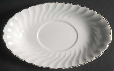 Gold Chelsea Underplate for Gravy Boat