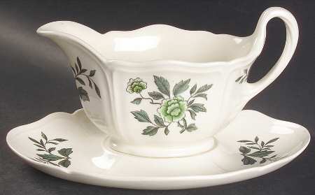 Green Leaf (Queen's Shape) Gravy Boat & Underplate