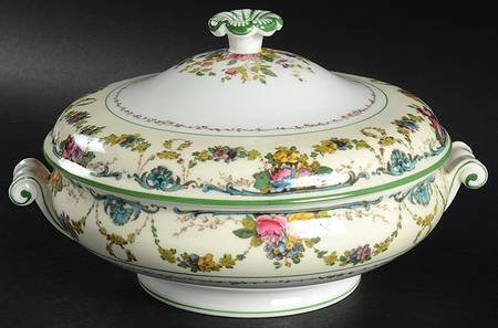 Grosvenor (W697, Cream Rim) Round Covered Vegetable