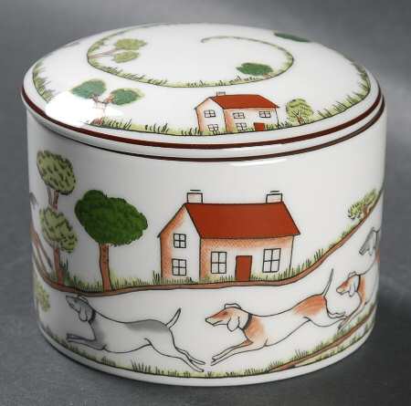Hunting Scene Round Box & Lid