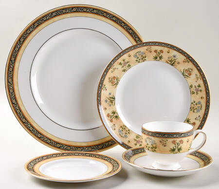 India 40  Piece Estate Set