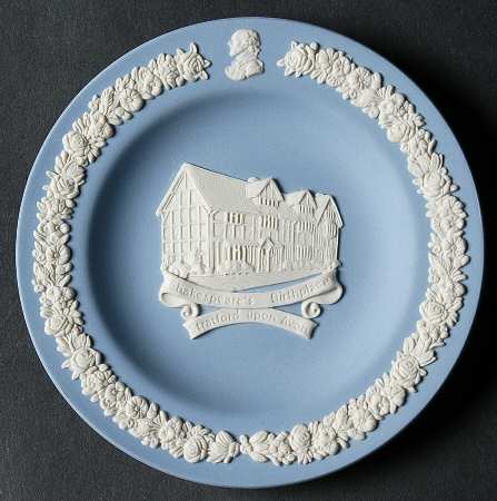 Cream Color on Lavender (Pale Blue) Jasperware 4" Round Tray