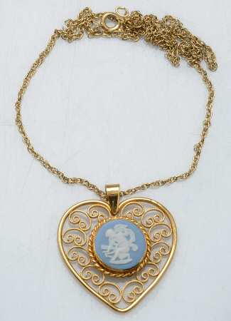 Jasperware Jewelry Round Cupid/Muse Gold Necklace