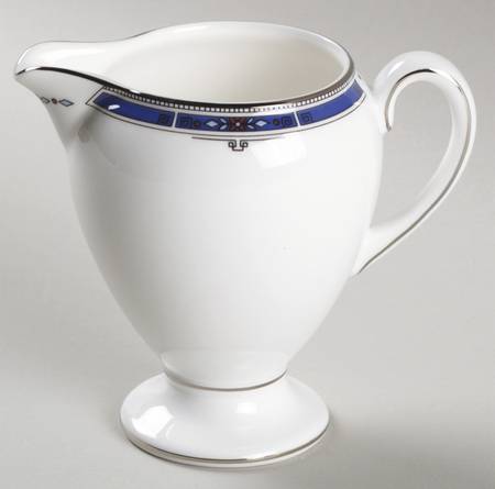 Kingsbridge Globe Shape Creamer