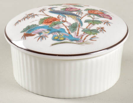 Kutani Crane 2" Round Box & Lid