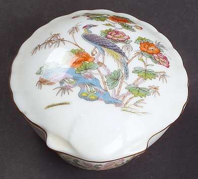 Kutani Crane Shell Shaped Box with Lid