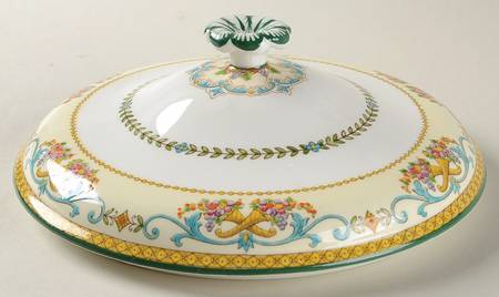 Kynance (Center and Laurel Band) Lid for Round Vegetable