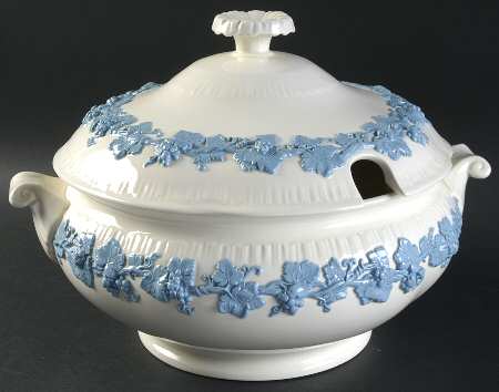 Lavender on Cream Color (Shell Edge) Tureen &  Lid