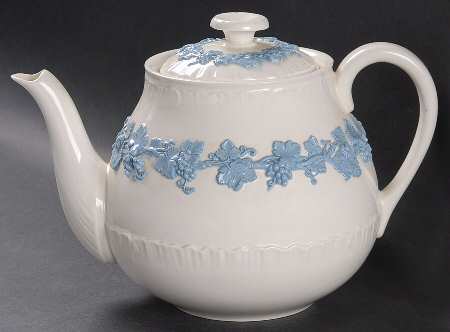 Lavender on Cream Color (Shell Edge) Teapot & Lid