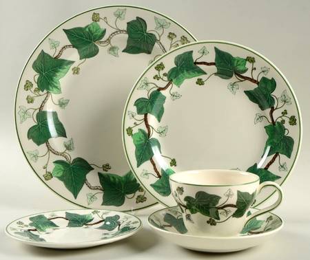Napoleon Ivy Green (Queen's Ware) 40 Piece Estate Set