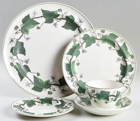 Napoleon Ivy Green (Queen's Ware) 40 Piece Estate Set