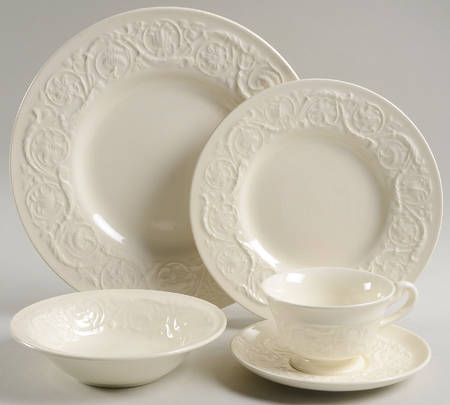 Patrician (Old, 1927-1986) 40  Piece Estate Set