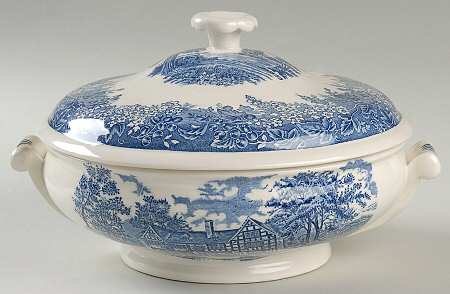 Romantic England Blue Round Covered Vegetable