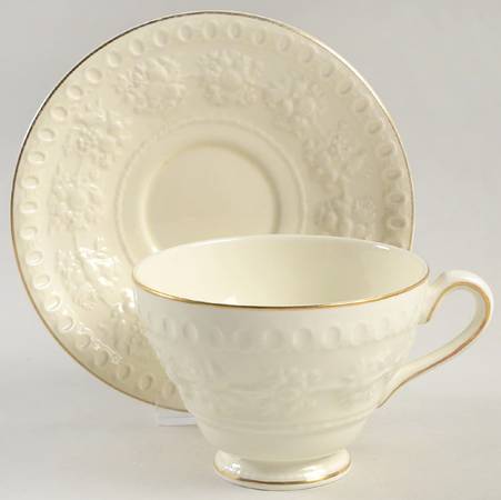 Thebian Footed Cup & Saucer Set