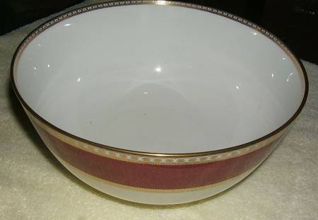 Ulander Powder Ruby 9" Salad Serving Bowl