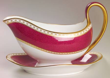 Ulander Powder Ruby Gravy Boat with Attached Underplate
