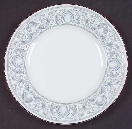 White Dolphins Dessert/Pie Plate