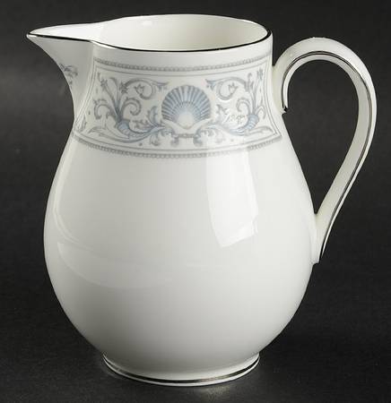 White Dolphins Creamer